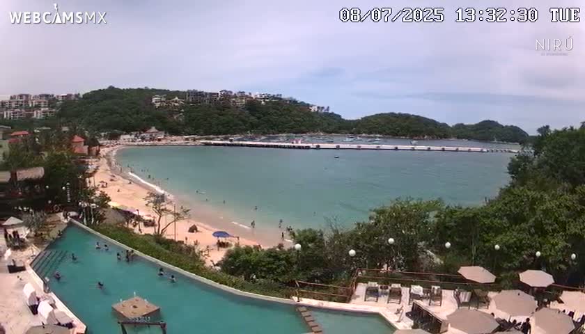 La Crucecita, Bahia Santa Cruz Huatulco Beach Live Cam - Santa Maria Huatulco, Oaxaca, Mexico