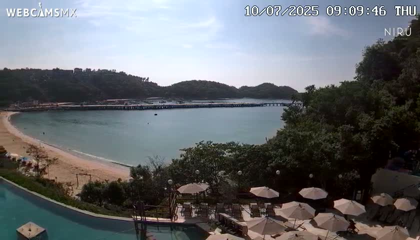 La Crucecita, Bahia Santa Cruz Huatulco Beach Live Cam - Santa Maria Huatulco, Oaxaca, Mexico