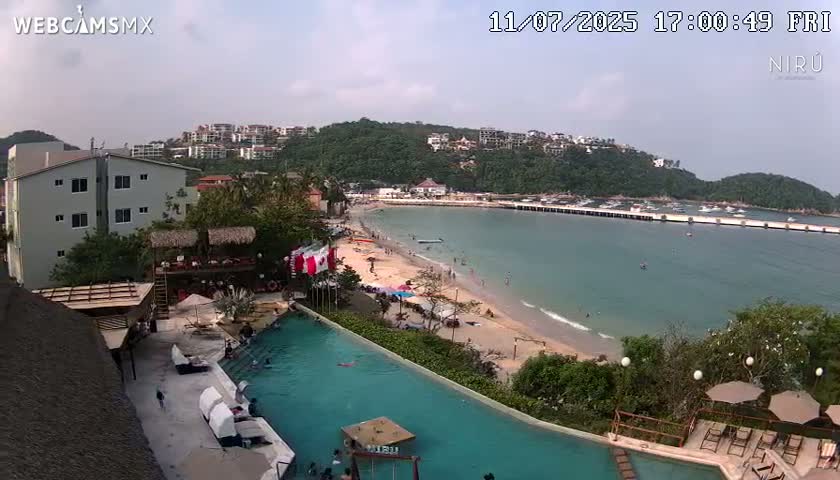 La Crucecita, Bahia Santa Cruz Huatulco Beach Live Cam - Santa Maria Huatulco, Oaxaca, Mexico