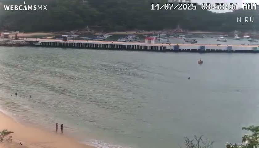 La Crucecita, Bahia Santa Cruz Huatulco Beach Live Cam - Santa Maria Huatulco, Oaxaca, Mexico