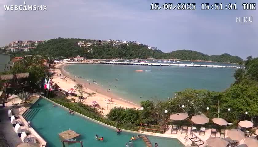 La Crucecita, Bahia Santa Cruz Huatulco Beach Live Cam - Santa Maria Huatulco, Oaxaca, Mexico