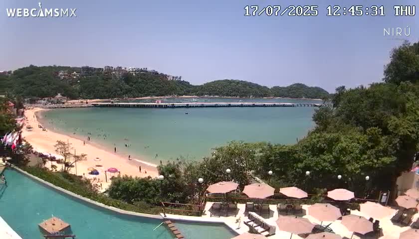La Crucecita, Bahia Santa Cruz Huatulco Beach Live Cam - Santa Maria Huatulco, Oaxaca, Mexico
