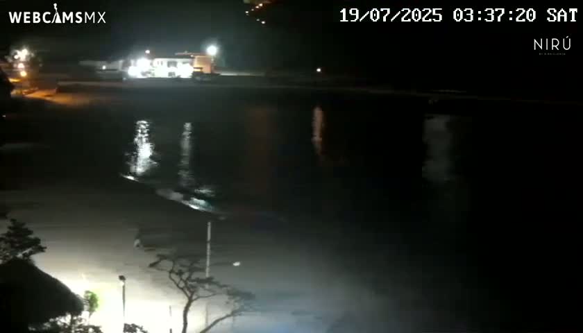 La Crucecita, Bahia Santa Cruz Huatulco Beach Live Cam - Santa Maria Huatulco, Oaxaca, Mexico