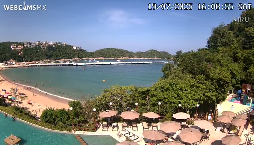 La Crucecita, Bahia Santa Cruz Huatulco Beach Live Cam - Santa Maria Huatulco, Oaxaca, Mexico