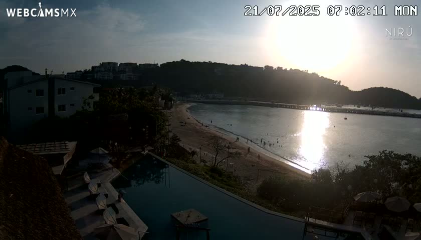 La Crucecita, Bahia Santa Cruz Huatulco Beach Live Cam - Santa Maria Huatulco, Oaxaca, Mexico