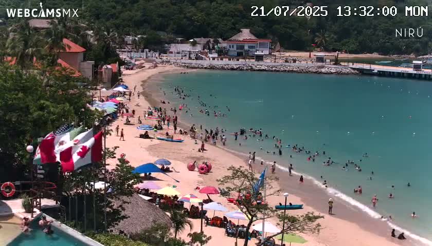 La Crucecita, Bahia Santa Cruz Huatulco Beach Live Cam - Santa Maria Huatulco, Oaxaca, Mexico