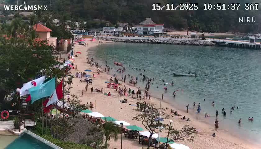 La Crucecita, Bahia Santa Cruz Huatulco Beach Live Cam - Santa Maria Huatulco, Oaxaca, Mexico
