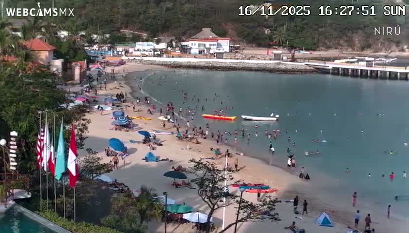 La Crucecita, Bahia Santa Cruz Huatulco Beach Live Cam - Santa Maria Huatulco, Oaxaca, Mexico