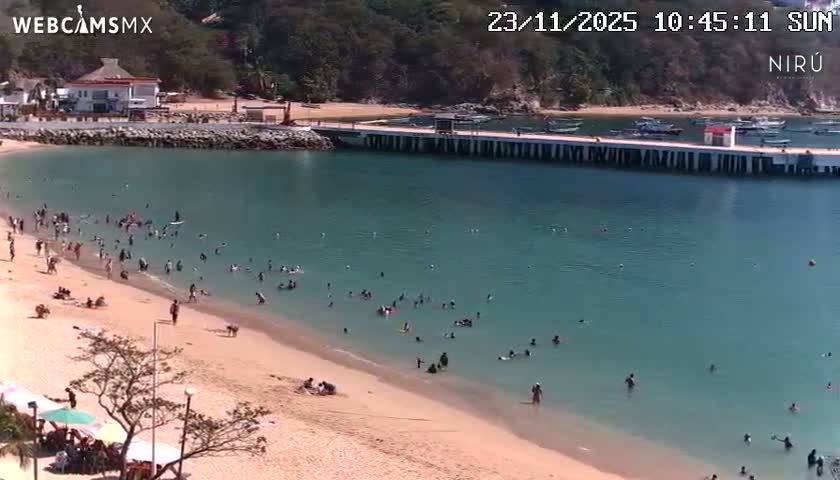 La Crucecita, Bahia Santa Cruz Huatulco Beach Live Cam - Santa Maria Huatulco, Oaxaca, Mexico