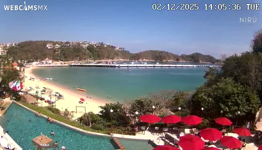 La Crucecita, Bahia Santa Cruz Huatulco Beach Live Cam - Santa Maria Huatulco, Oaxaca, Mexico