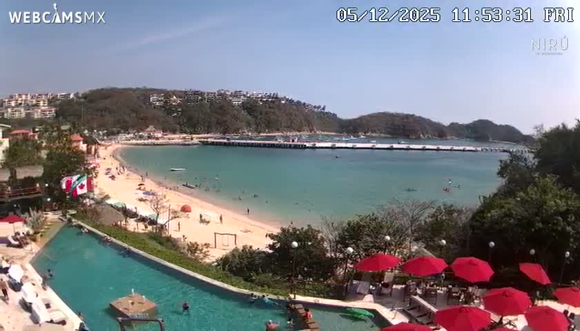 La Crucecita, Bahia Santa Cruz Huatulco Beach Live Cam - Santa Maria Huatulco, Oaxaca, Mexico