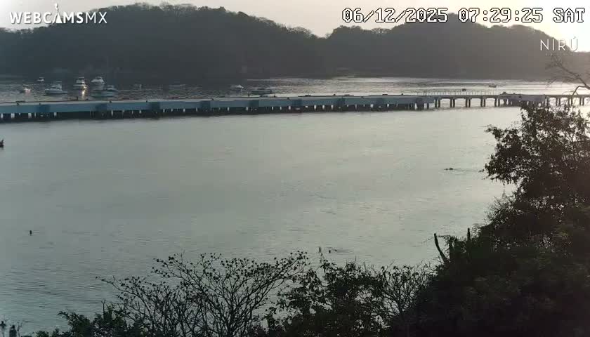 La Crucecita, Bahia Santa Cruz Huatulco Beach Live Cam - Santa Maria Huatulco, Oaxaca, Mexico