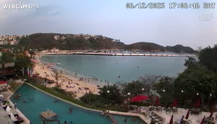 La Crucecita, Bahia Santa Cruz Huatulco Beach Live Cam - Santa Maria Huatulco, Oaxaca, Mexico