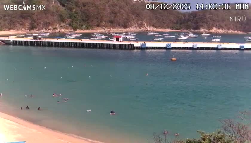La Crucecita, Bahia Santa Cruz Huatulco Beach Live Cam - Santa Maria Huatulco, Oaxaca, Mexico
