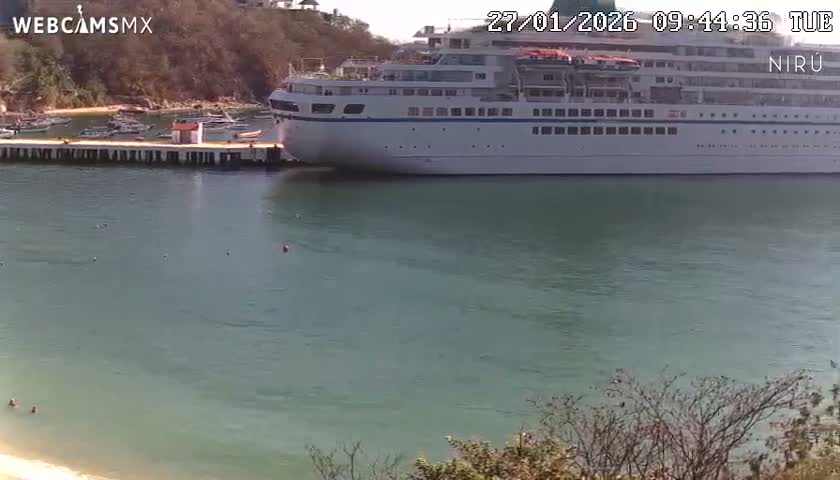 La Crucecita, Bahia Santa Cruz Huatulco Beach Live Cam - Santa Maria Huatulco, Oaxaca, Mexico