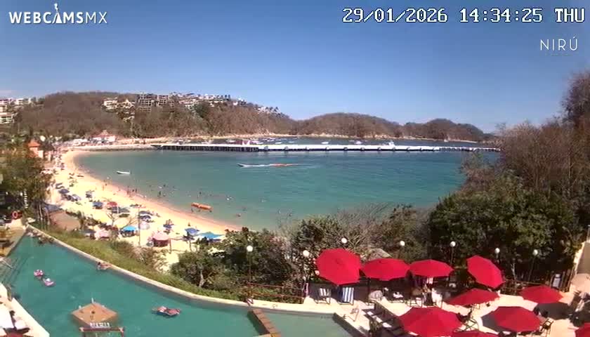 La Crucecita, Bahia Santa Cruz Huatulco Beach Live Cam - Santa Maria Huatulco, Oaxaca, Mexico