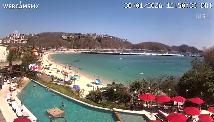 La Crucecita, Bahia Santa Cruz Huatulco Beach Live Cam - Santa Maria Huatulco, Oaxaca, Mexico