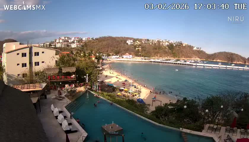 La Crucecita, Bahia Santa Cruz Huatulco Beach Live Cam - Santa Maria Huatulco, Oaxaca, Mexico