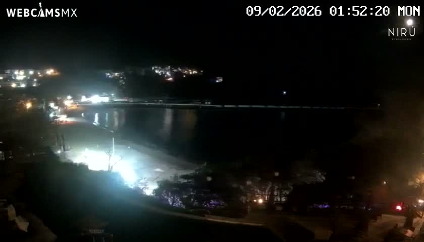 La Crucecita, Bahia Santa Cruz Huatulco Beach Live Cam - Santa Maria Huatulco, Oaxaca, Mexico