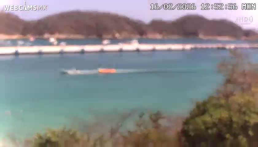 La Crucecita, Bahia Santa Cruz Huatulco Beach Live Cam - Santa Maria Huatulco, Oaxaca, Mexico