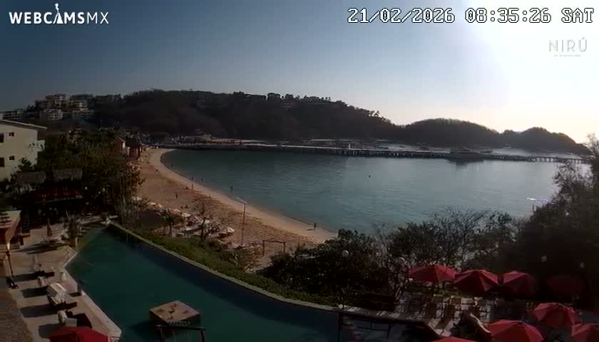 La Crucecita, Bahia Santa Cruz Huatulco Beach Live Cam - Santa Maria Huatulco, Oaxaca, Mexico