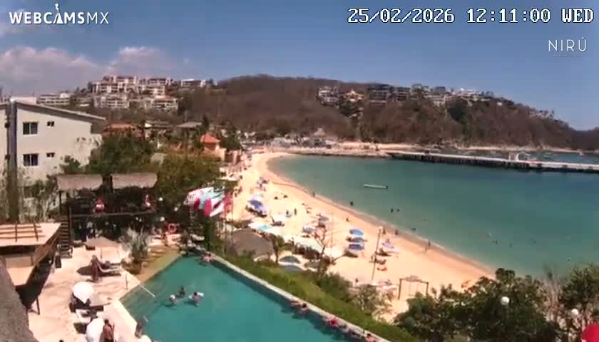 La Crucecita, Bahia Santa Cruz Huatulco Beach Live Cam - Santa Maria Huatulco, Oaxaca, Mexico