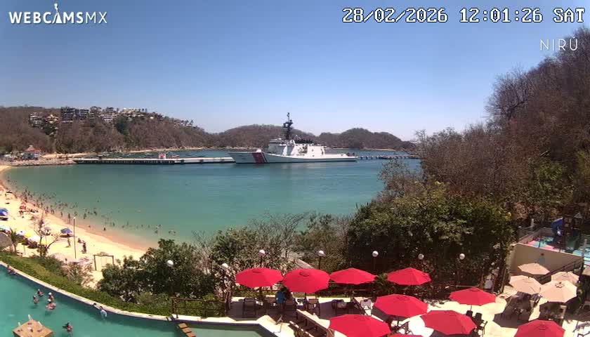 La Crucecita, Bahia Santa Cruz Huatulco Beach Live Cam - Santa Maria Huatulco, Oaxaca, Mexico