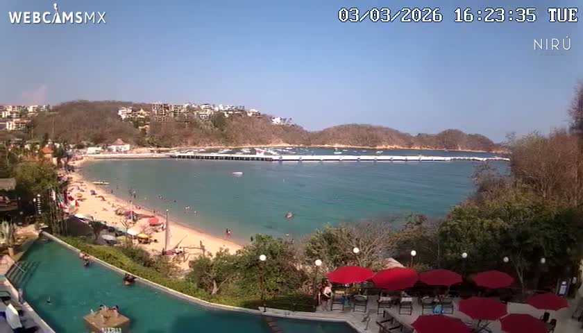 La Crucecita, Bahia Santa Cruz Huatulco Beach Live Cam - Santa Maria Huatulco, Oaxaca, Mexico