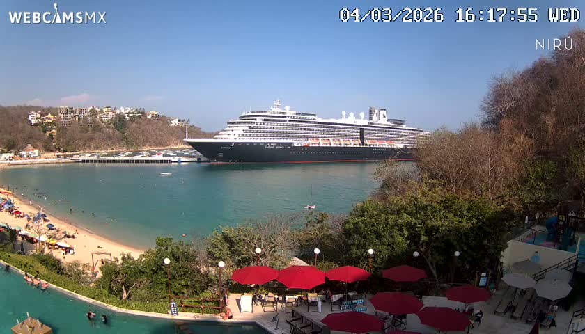 La Crucecita, Bahia Santa Cruz Huatulco Beach Live Cam - Santa Maria Huatulco, Oaxaca, Mexico