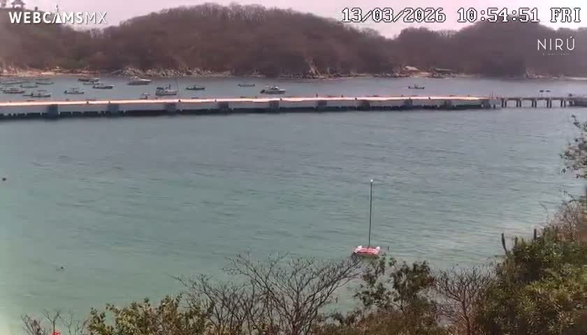 La Crucecita, Bahia Santa Cruz Huatulco Beach Live Cam - Santa Maria Huatulco, Oaxaca, Mexico