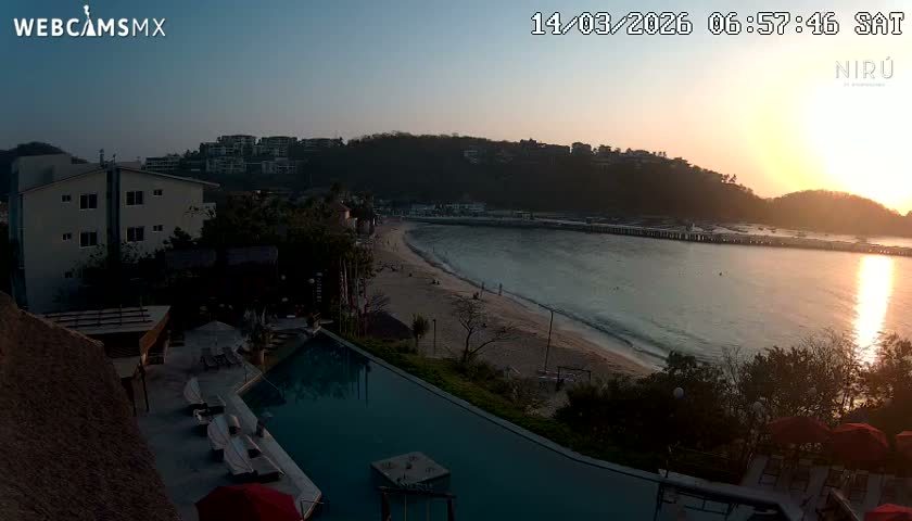 La Crucecita, Bahia Santa Cruz Huatulco Beach Live Cam - Santa Maria Huatulco, Oaxaca, Mexico