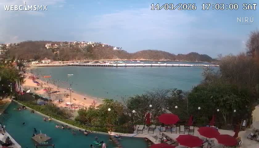 La Crucecita, Bahia Santa Cruz Huatulco Beach Live Cam - Santa Maria Huatulco, Oaxaca, Mexico