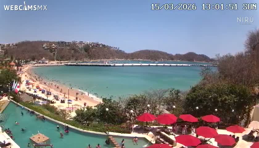 La Crucecita, Bahia Santa Cruz Huatulco Beach Live Cam - Santa Maria Huatulco, Oaxaca, Mexico