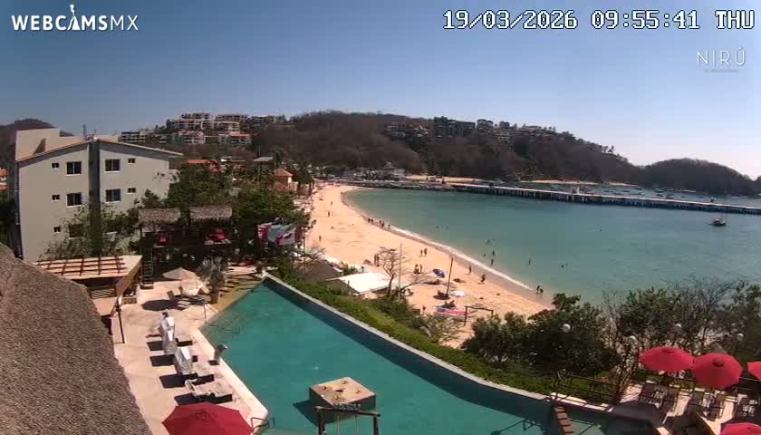 La Crucecita, Bahia Santa Cruz Huatulco Beach Live Cam - Santa Maria Huatulco, Oaxaca, Mexico