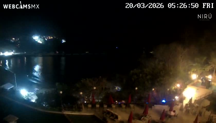 La Crucecita, Bahia Santa Cruz Huatulco Beach Live Cam - Santa Maria Huatulco, Oaxaca, Mexico