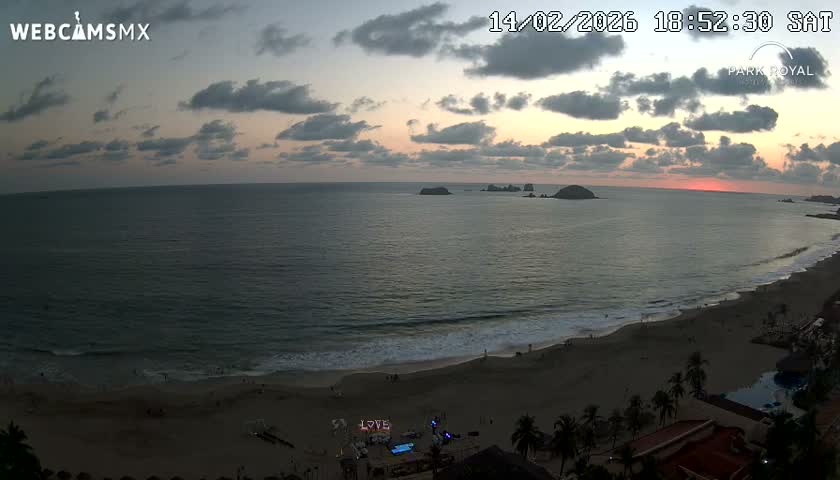 Ixtapa Zihuatanejo, Playa Ixtapa Beach live Cam - Zihuatanejo de Azueta, Guerrero, Mexico