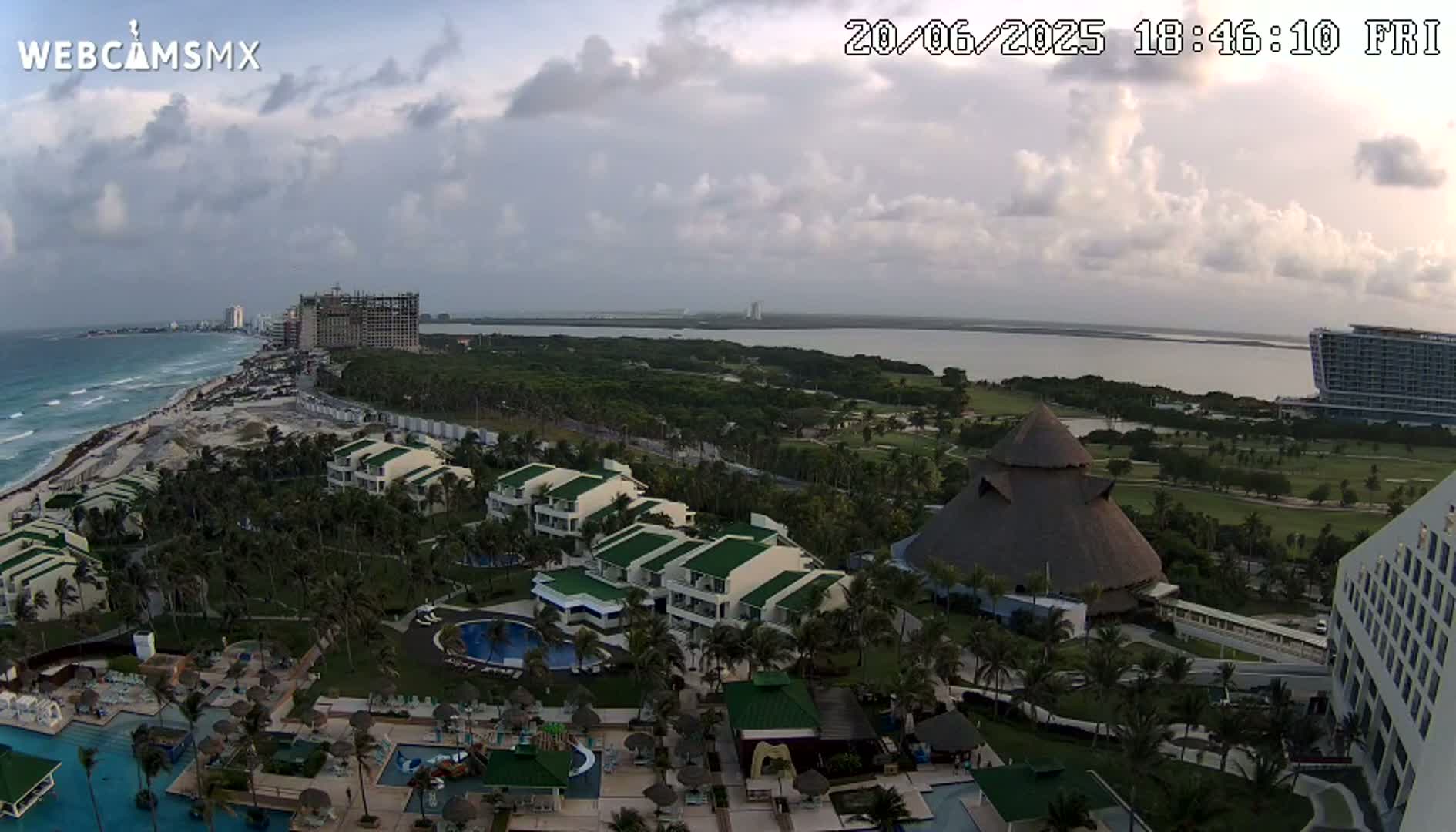 Cancún (Cancun) Playa Delfines Beach Live Cam - Benito Juarez, Quintana Roo, Mexico