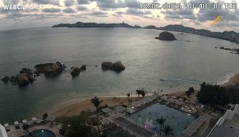 Acapulco,  Playa Condesa Beach Live Cam - Acapulco de Juarez, Guerrero, Mexico