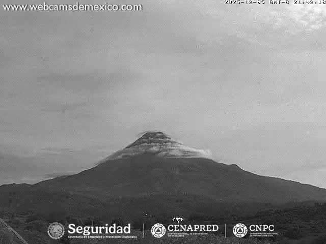 Volcán de  Colima Volcano from Montitlan Live Cam - Villa de Alvarez, Colima, Mexico