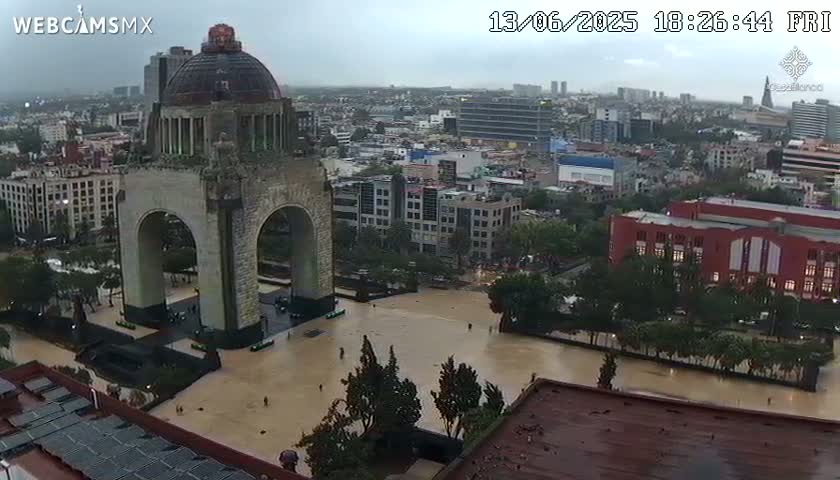Mexico City, Monumento A la Revolución (Monument to the Revolution) & Plaza de la República Square Live Cam - Cuauhtemoc, Ciudad de Mexico, Mexico 