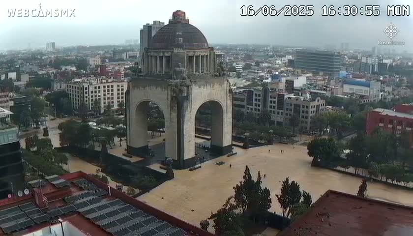 Mexico City, Monumento A la Revolución (Monument to the Revolution) & Plaza de la República Square Live Cam - Cuauhtemoc, Ciudad de Mexico, Mexico 