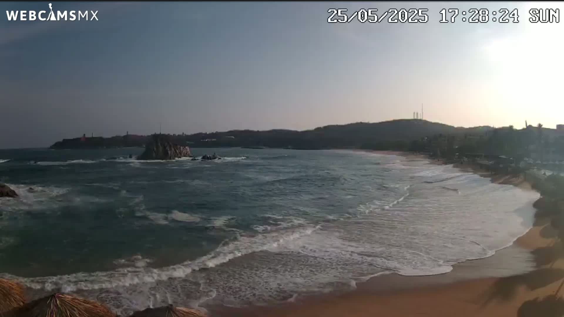 Crucecita, Playa Tangolunda Beach Live Cam - Santa Maria Huatulco, Oaxaca, Mexico
