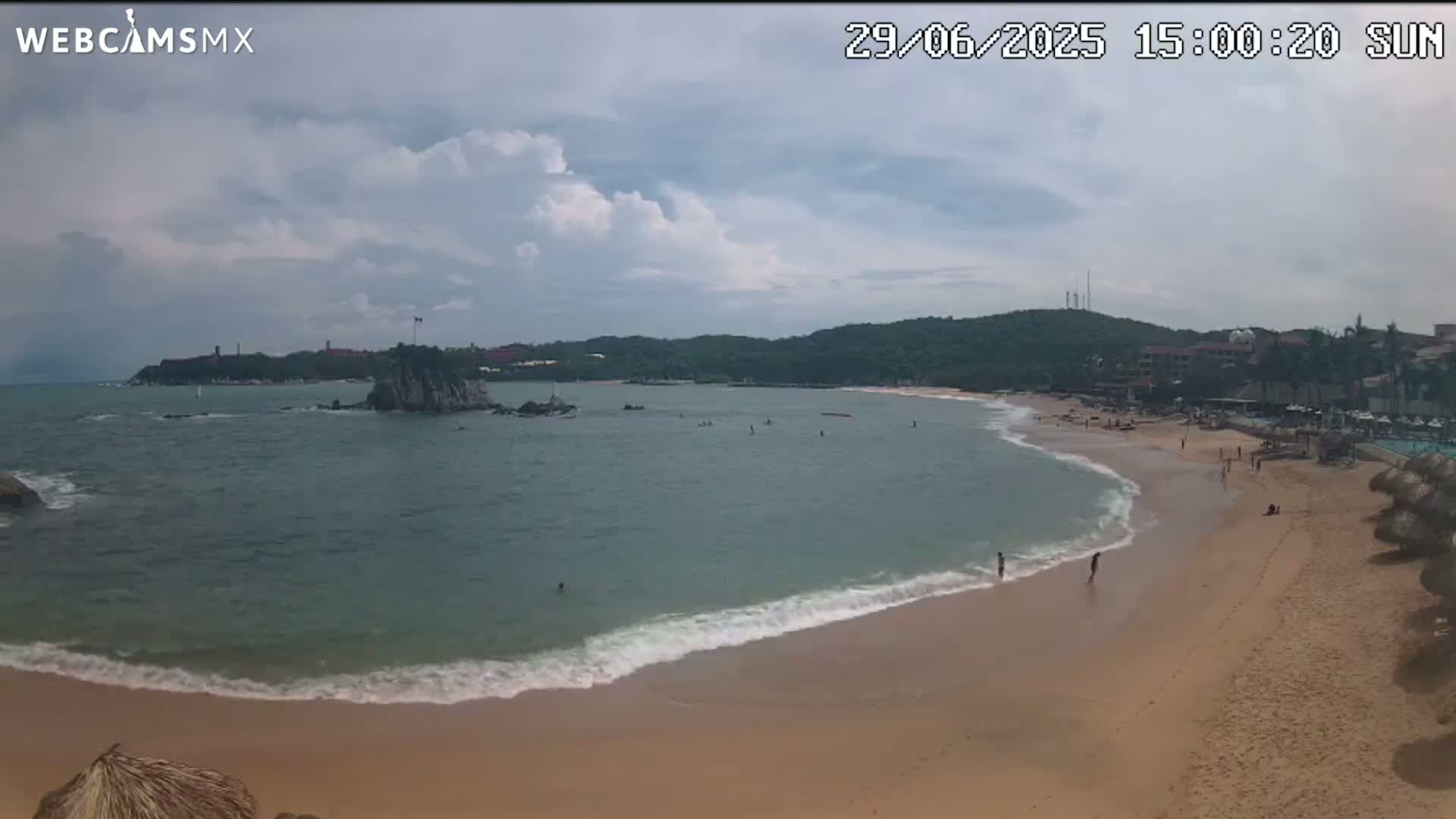 Crucecita, Playa Tangolunda Beach Live Cam - Santa Maria Huatulco, Oaxaca, Mexico