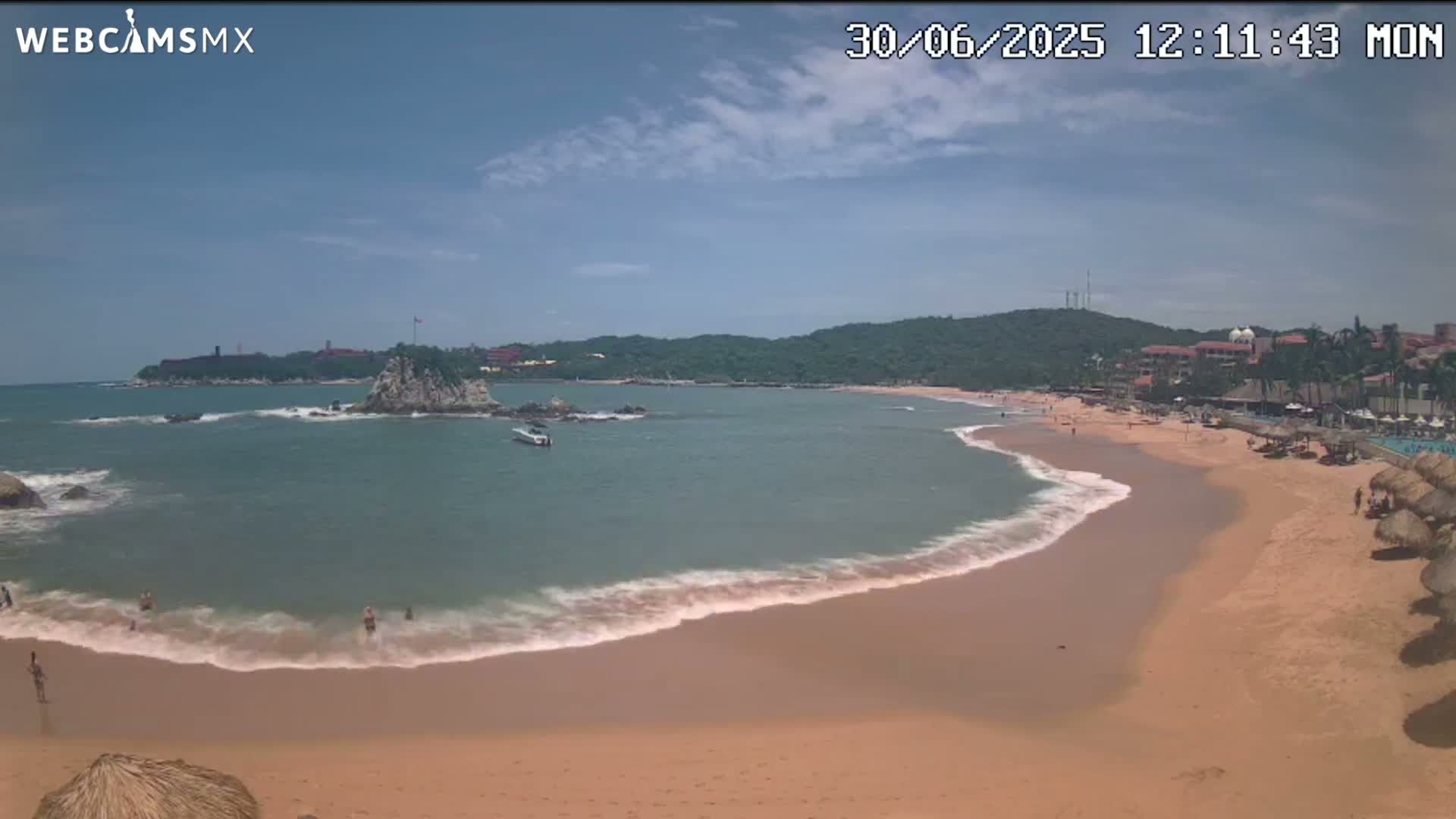 Crucecita, Playa Tangolunda Beach Live Cam - Santa Maria Huatulco, Oaxaca, Mexico