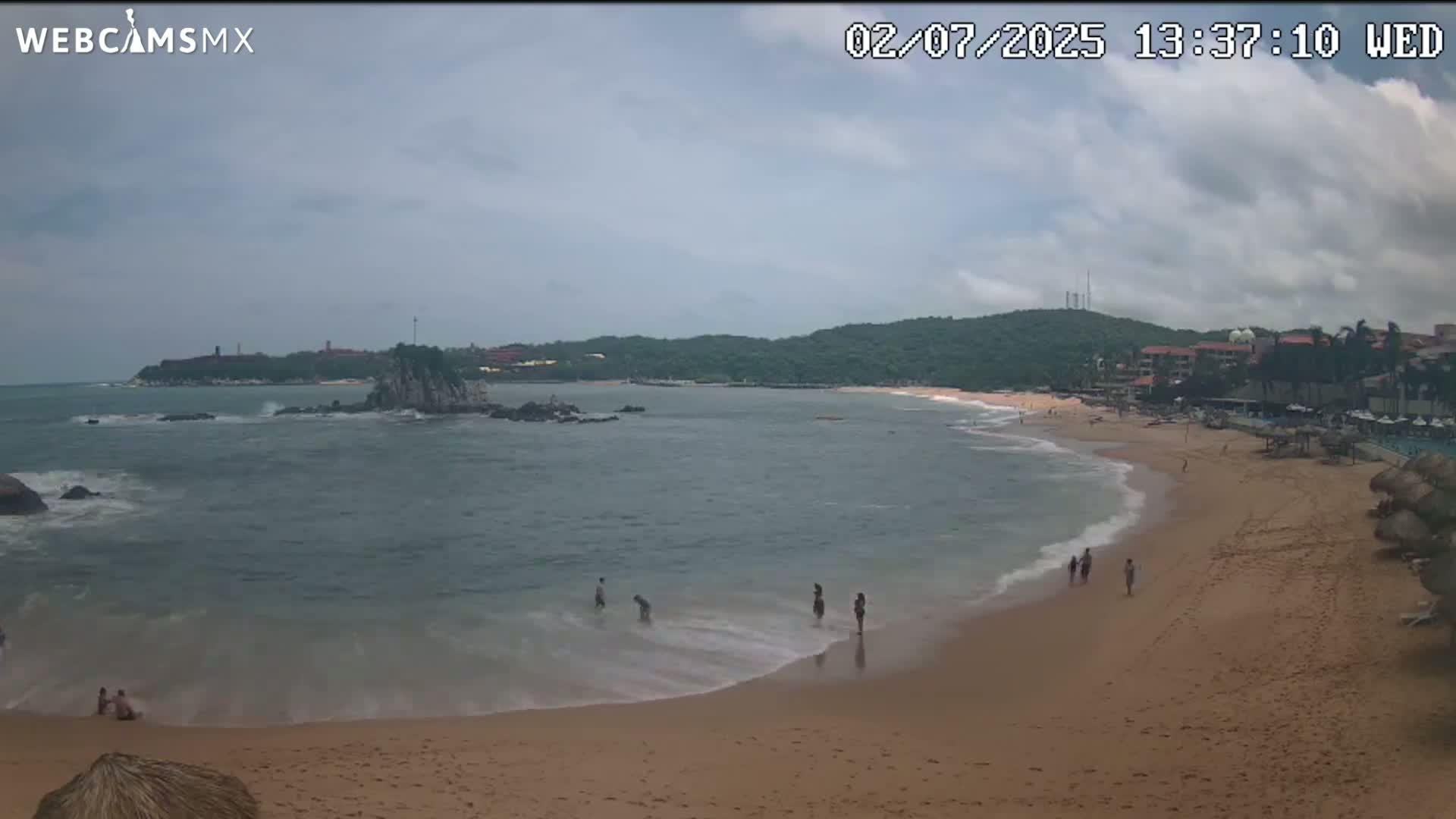 Crucecita, Playa Tangolunda Beach Live Cam - Santa Maria Huatulco, Oaxaca, Mexico