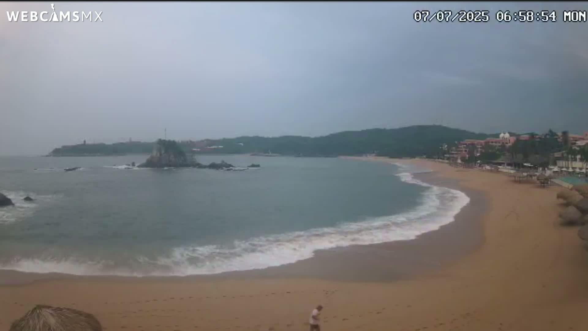 Crucecita, Playa Tangolunda Beach Live Cam - Santa Maria Huatulco, Oaxaca, Mexico