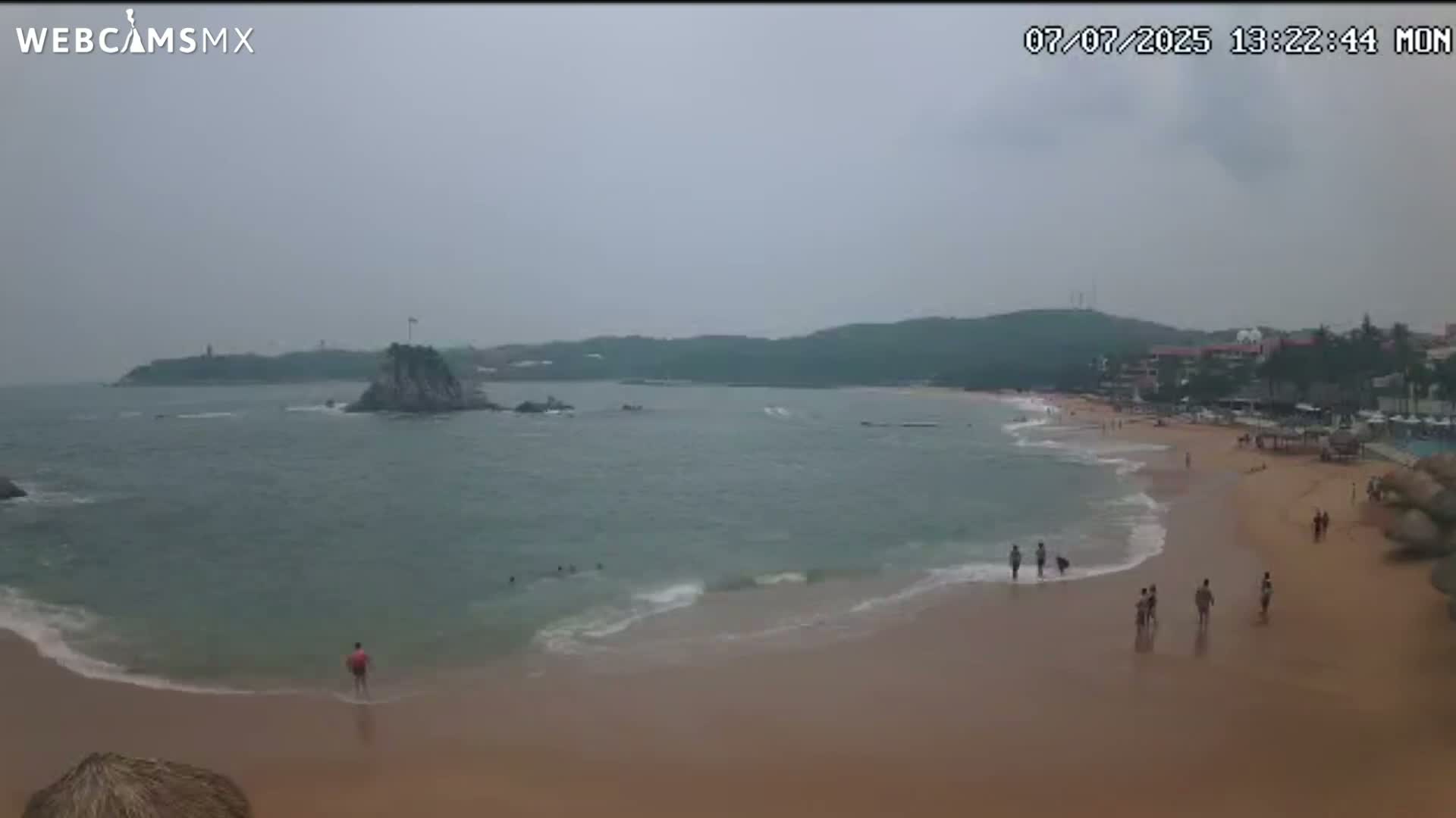Crucecita, Playa Tangolunda Beach Live Cam - Santa Maria Huatulco, Oaxaca, Mexico