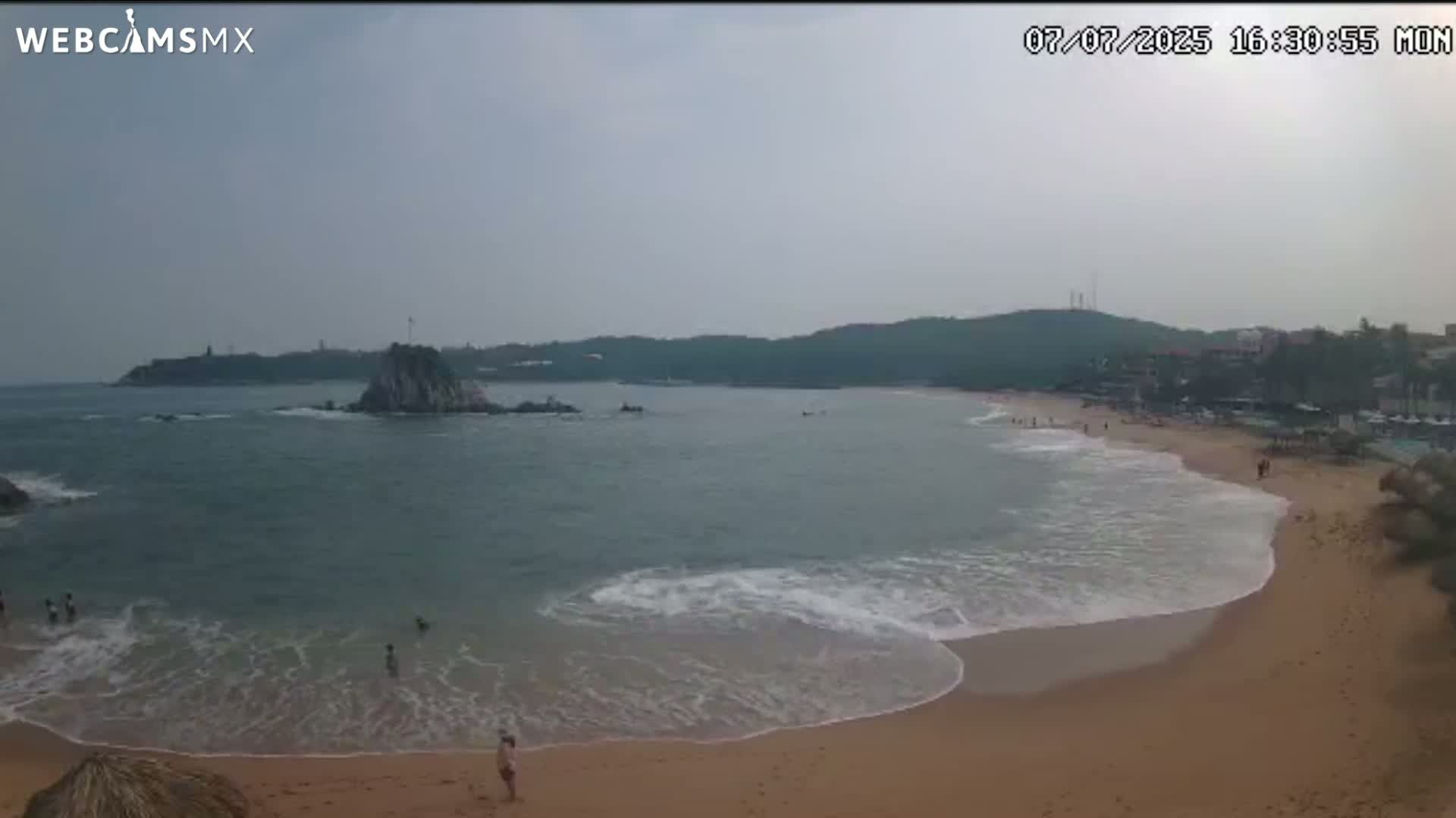 Crucecita, Playa Tangolunda Beach Live Cam - Santa Maria Huatulco, Oaxaca, Mexico