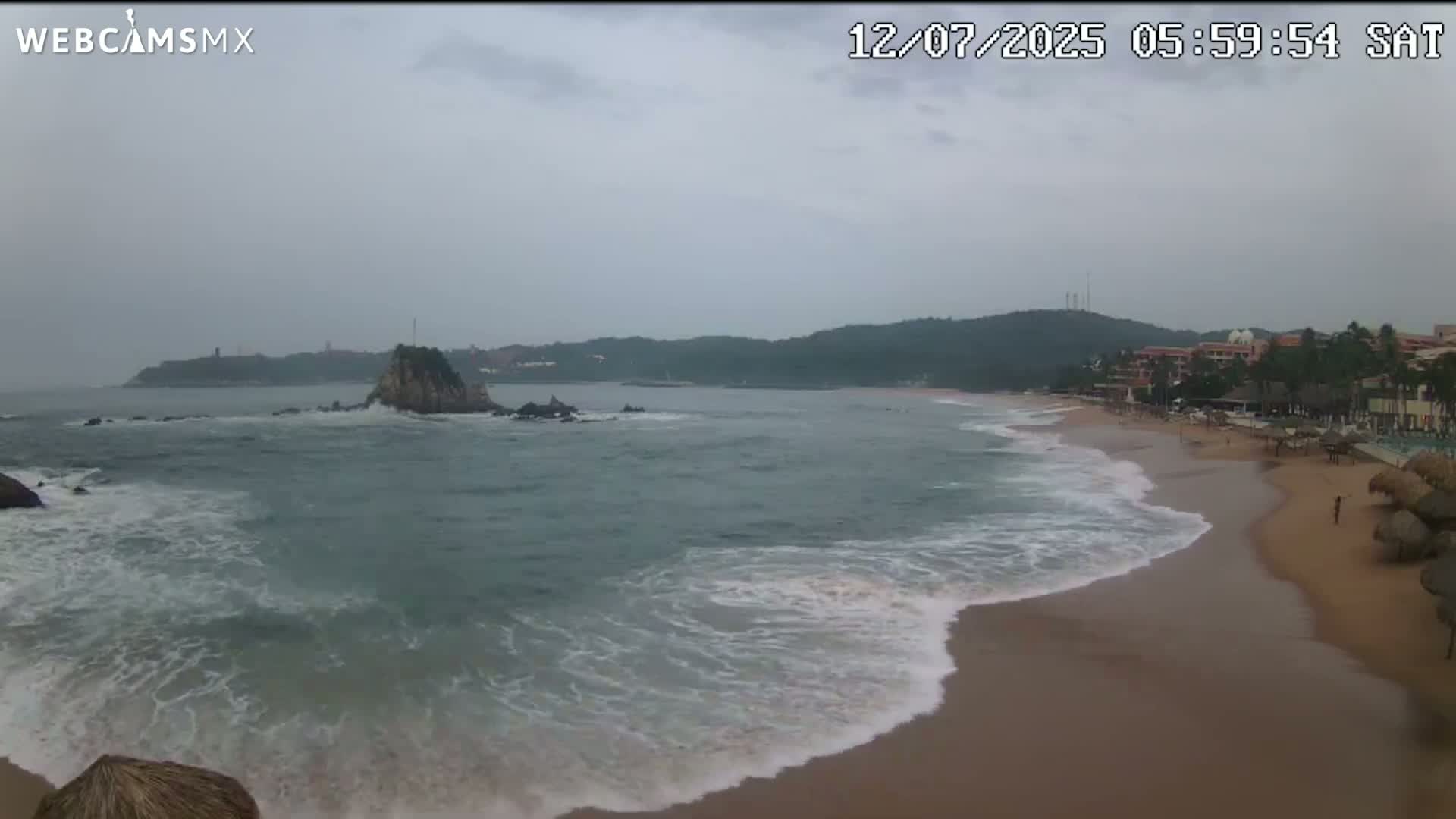 Crucecita, Playa Tangolunda Beach Live Cam - Santa Maria Huatulco, Oaxaca, Mexico