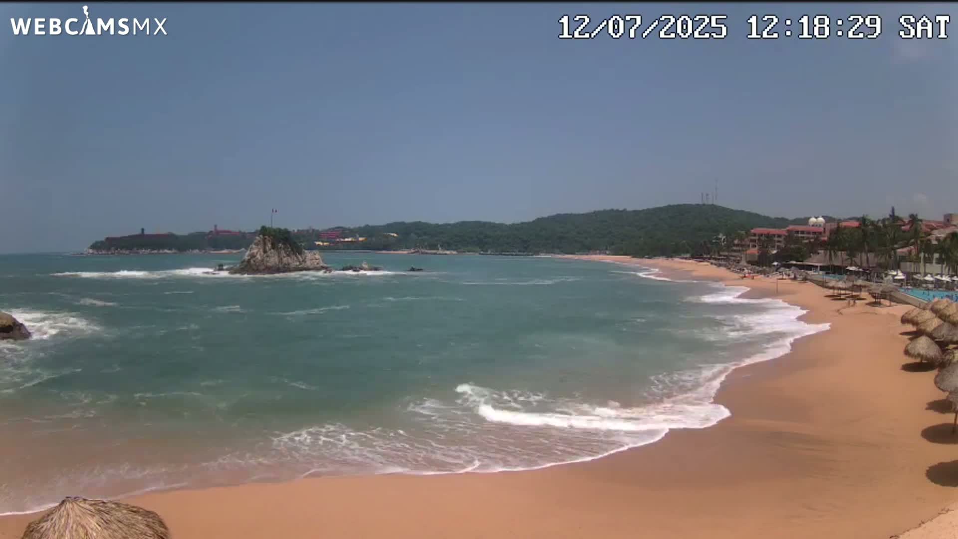Crucecita, Playa Tangolunda Beach Live Cam - Santa Maria Huatulco, Oaxaca, Mexico